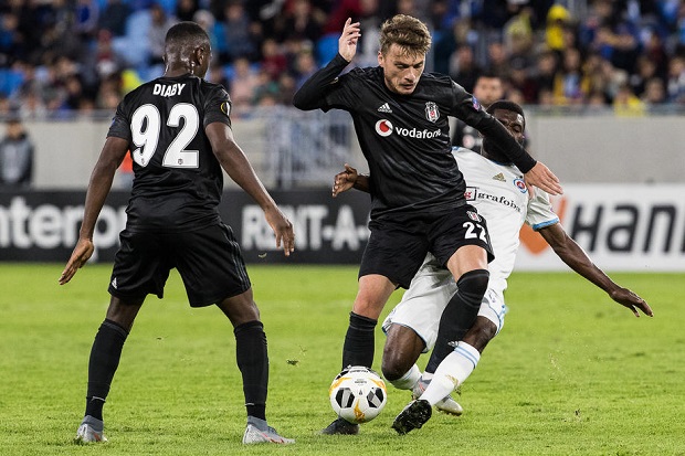 Верона прави српски тандем у везном реду?